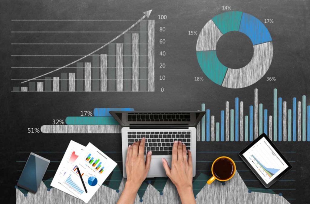 Interest Structures in Portfolio Theory: When Compound Beats Simple